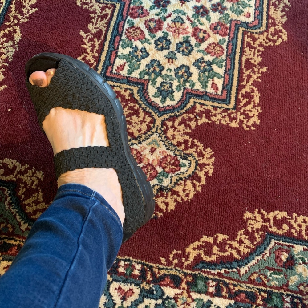 Sketchers black mesh weave design sandals